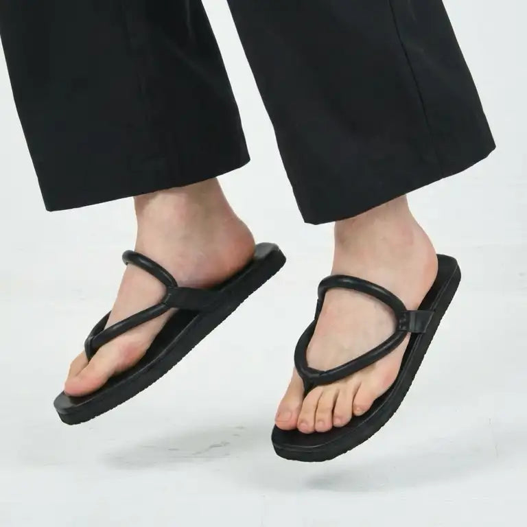 USHIWAKA特集③いつでも、どこでも、自由に履ける雪駄