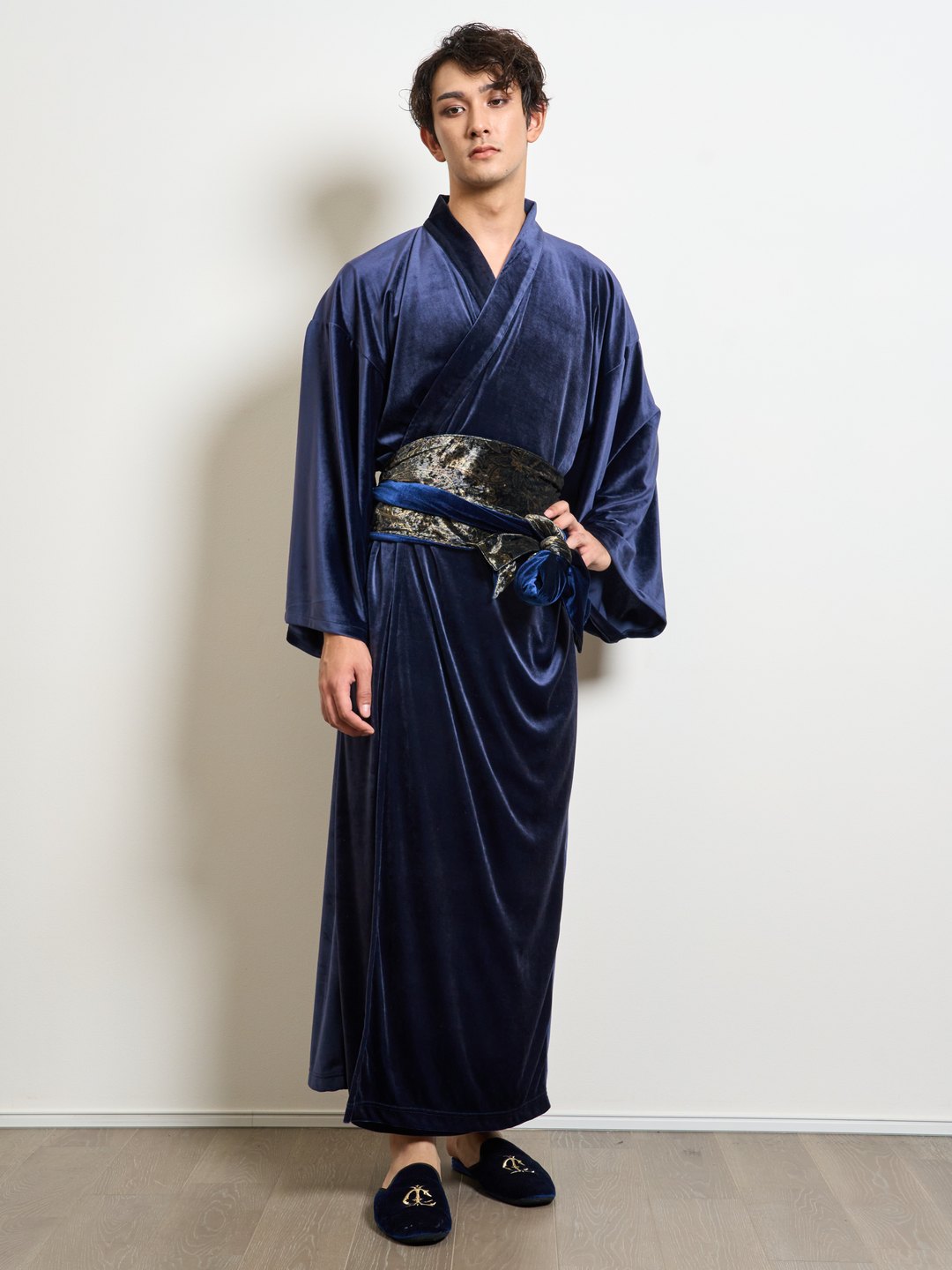 
                  
                    Yukata Roomwear Royal Velour (Royal Black)
                  
                