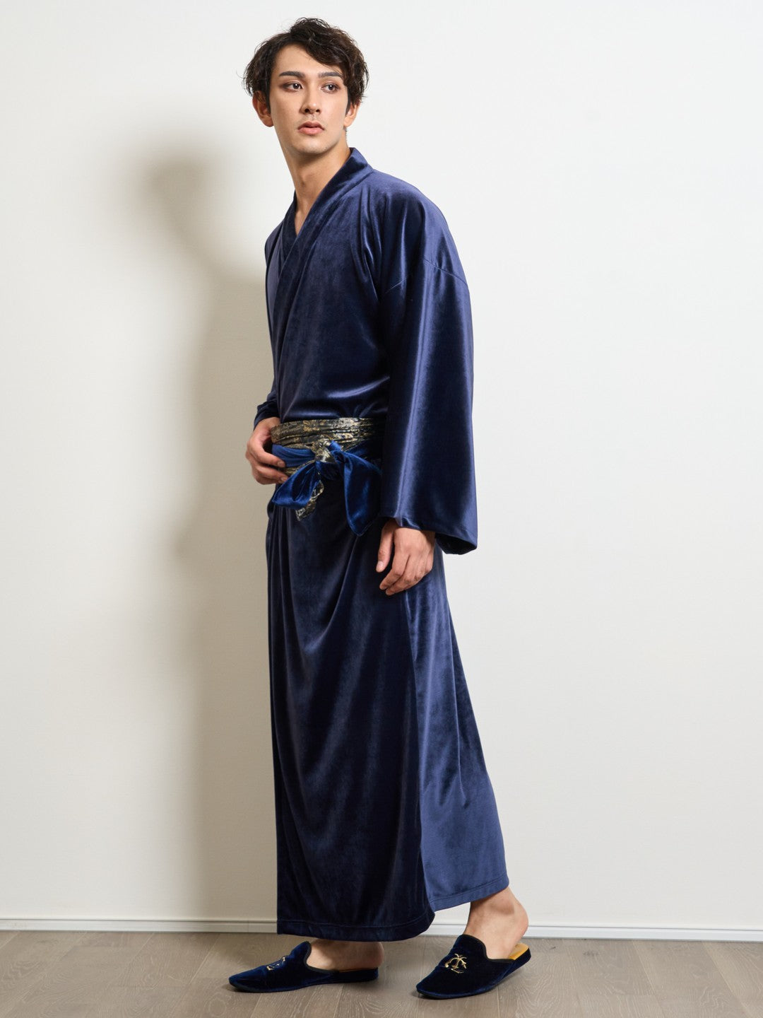 
                  
                    Yukata Roomwear Royal Velour (Royal Black)
                  
                