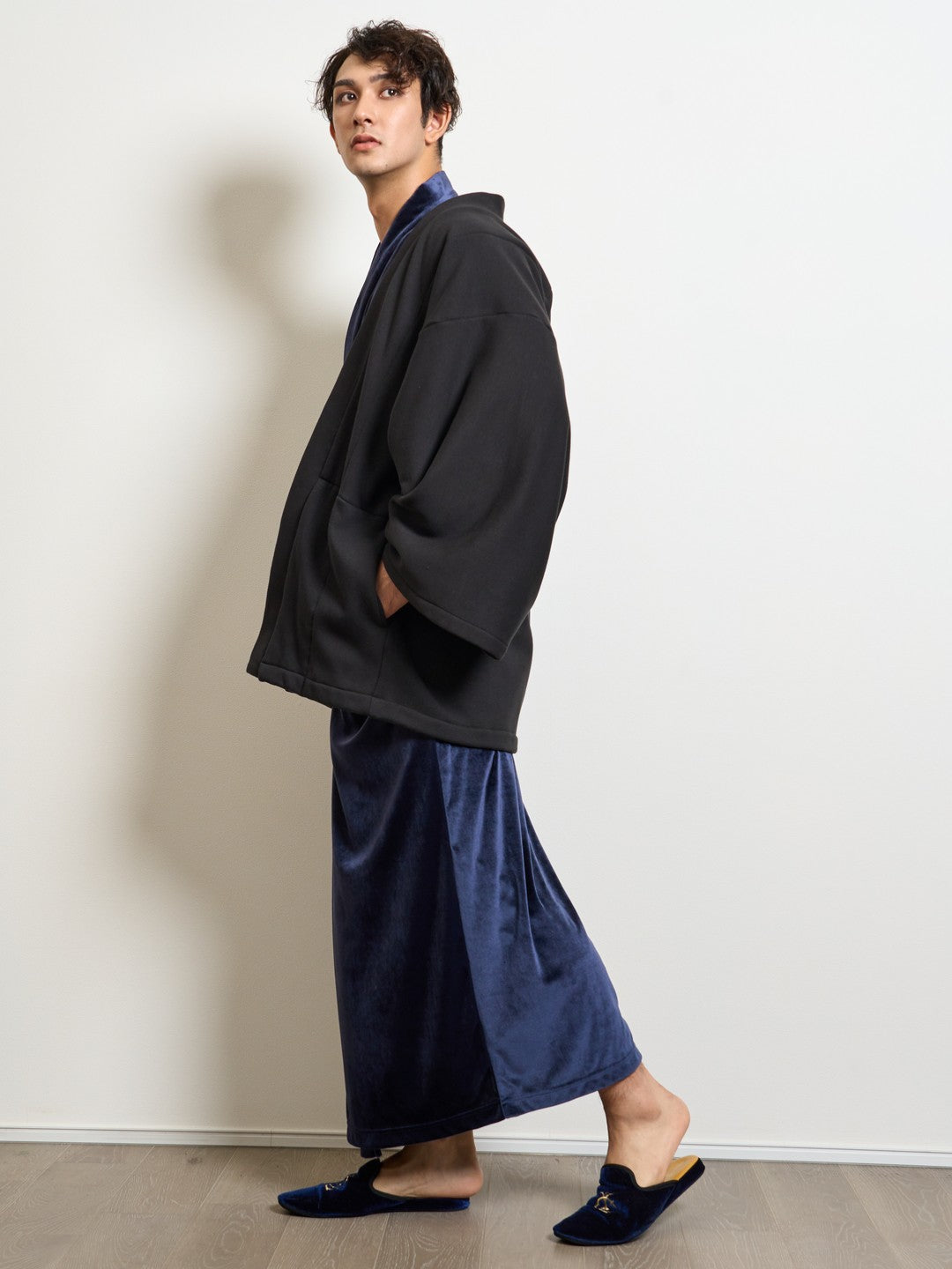 
                  
                    Yukata Roomwear Royal Velour (Royal Black)
                  
                