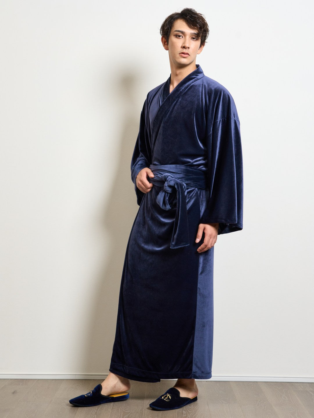 
                  
                    Yukata Roomwear Royal Velour (Royal Black)
                  
                