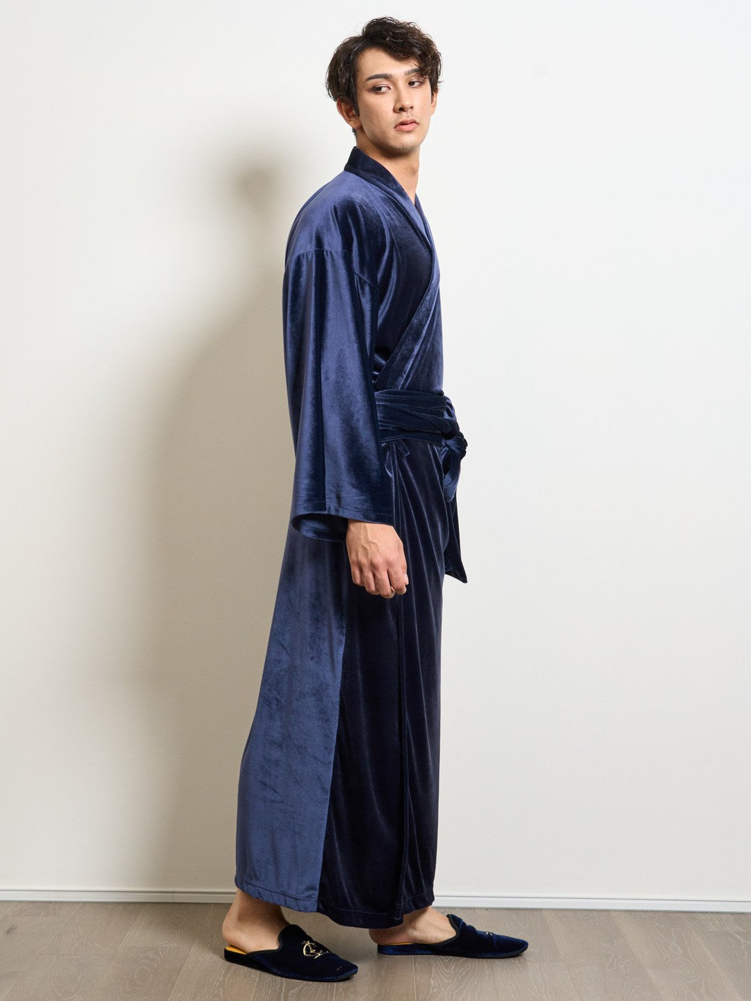 
                  
                    Yukata Roomwear Royal Velour (Royal Black)
                  
                