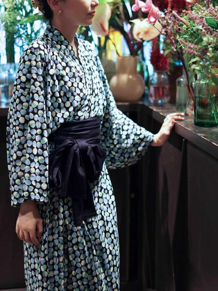 
                  
                    YUKATA 涼  Blue Moon
                  
                