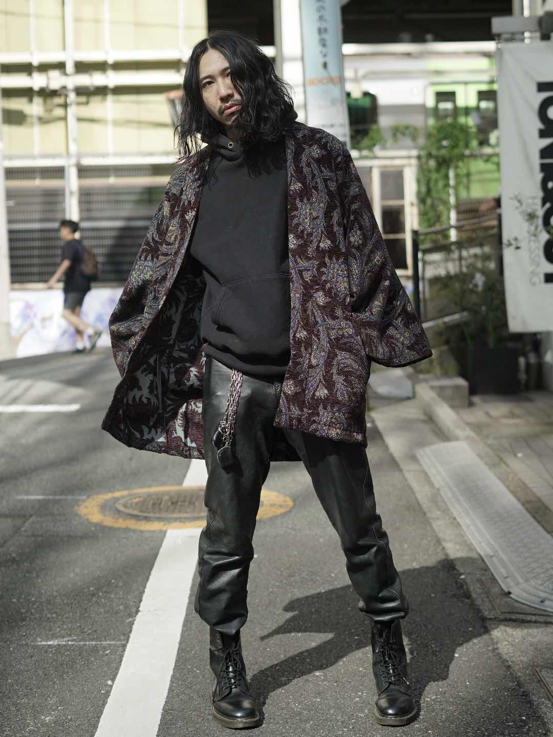 
                  
                    HAORI GOBELIN ― 街で羽織る
                  
                