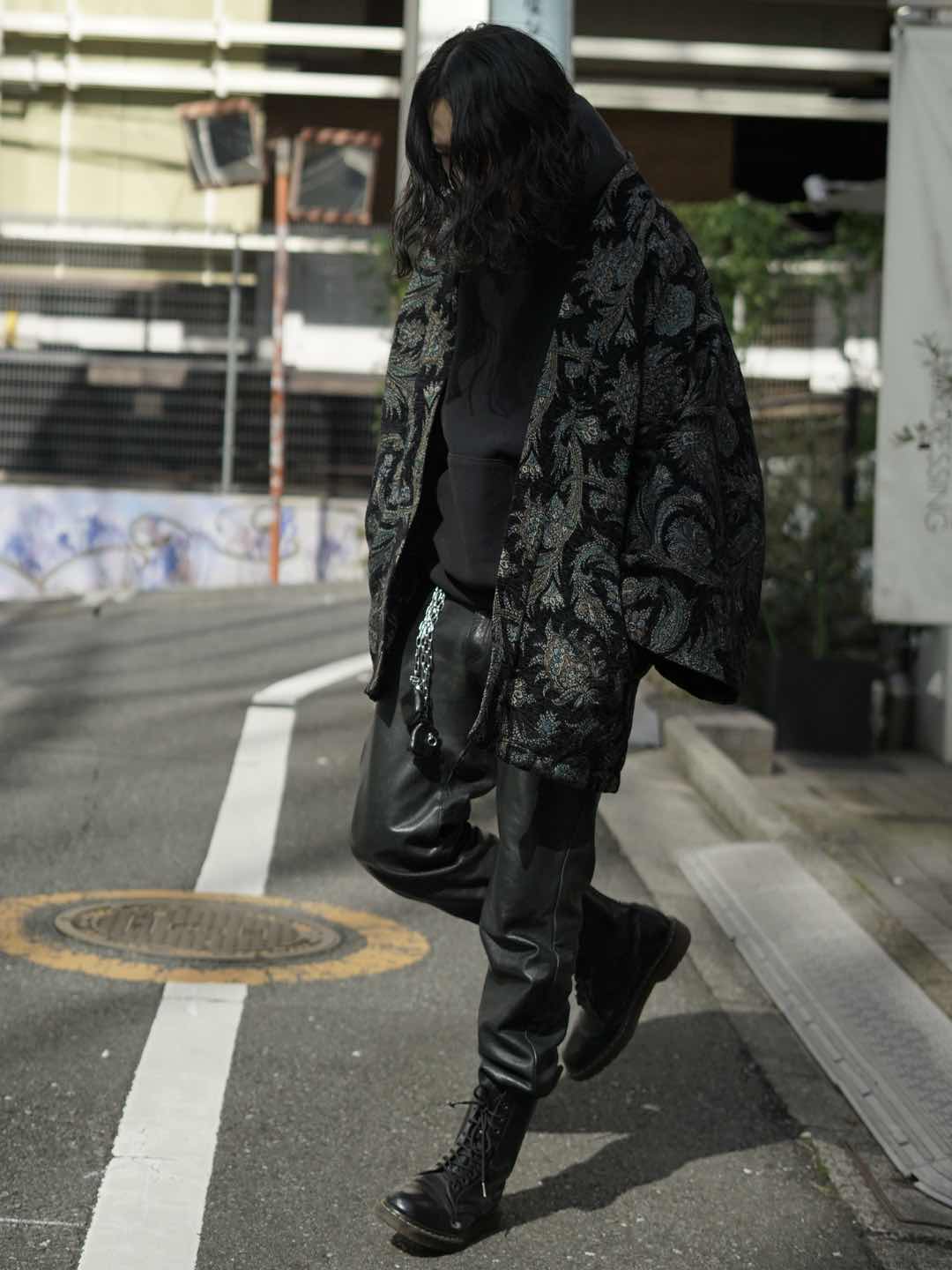 
                  
                    HAORI GOBELIN ― 街で羽織る
                  
                