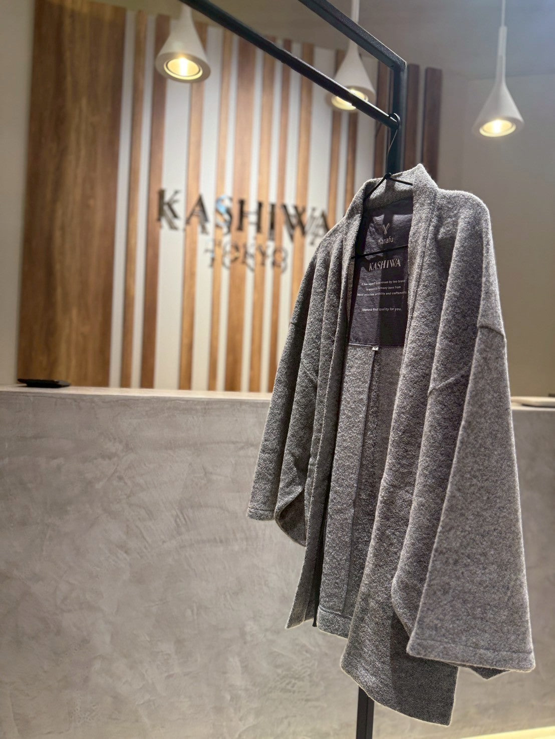 
                  
                    HAORI カーディガン Wool (Grey) KASHIWAコラボカラー
                  
                