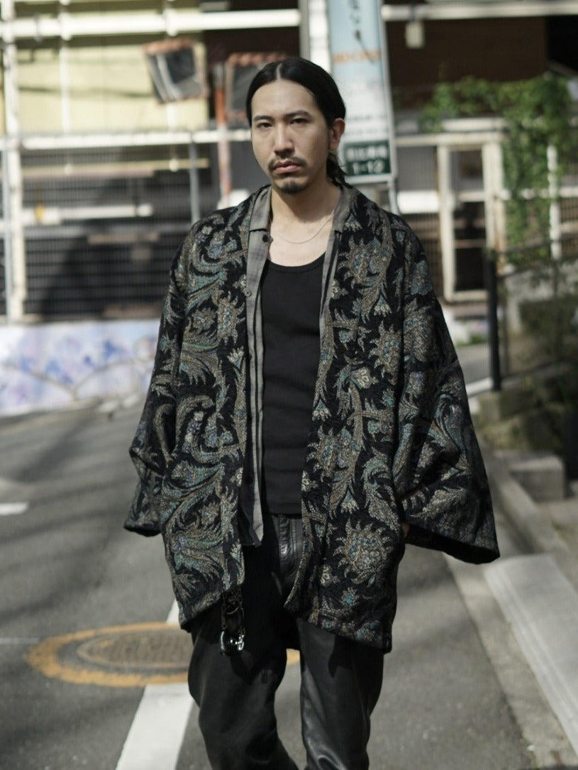 
                  
                    HAORI GOBELIN ブラック タンクトップに
                  
                