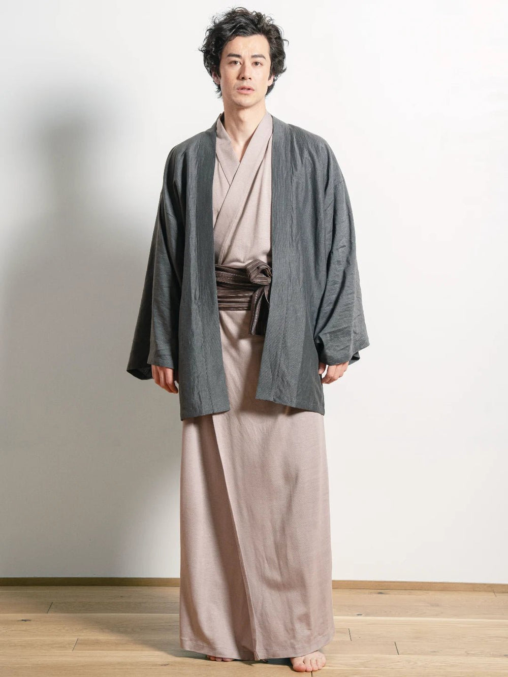 極美品 ポプリ企画 リネン100% ロングガウン 墨黒 日本製 麻 ゆったり HAORI Linen (Charcoal / 墨黒) – Nanafu｜YUKATA