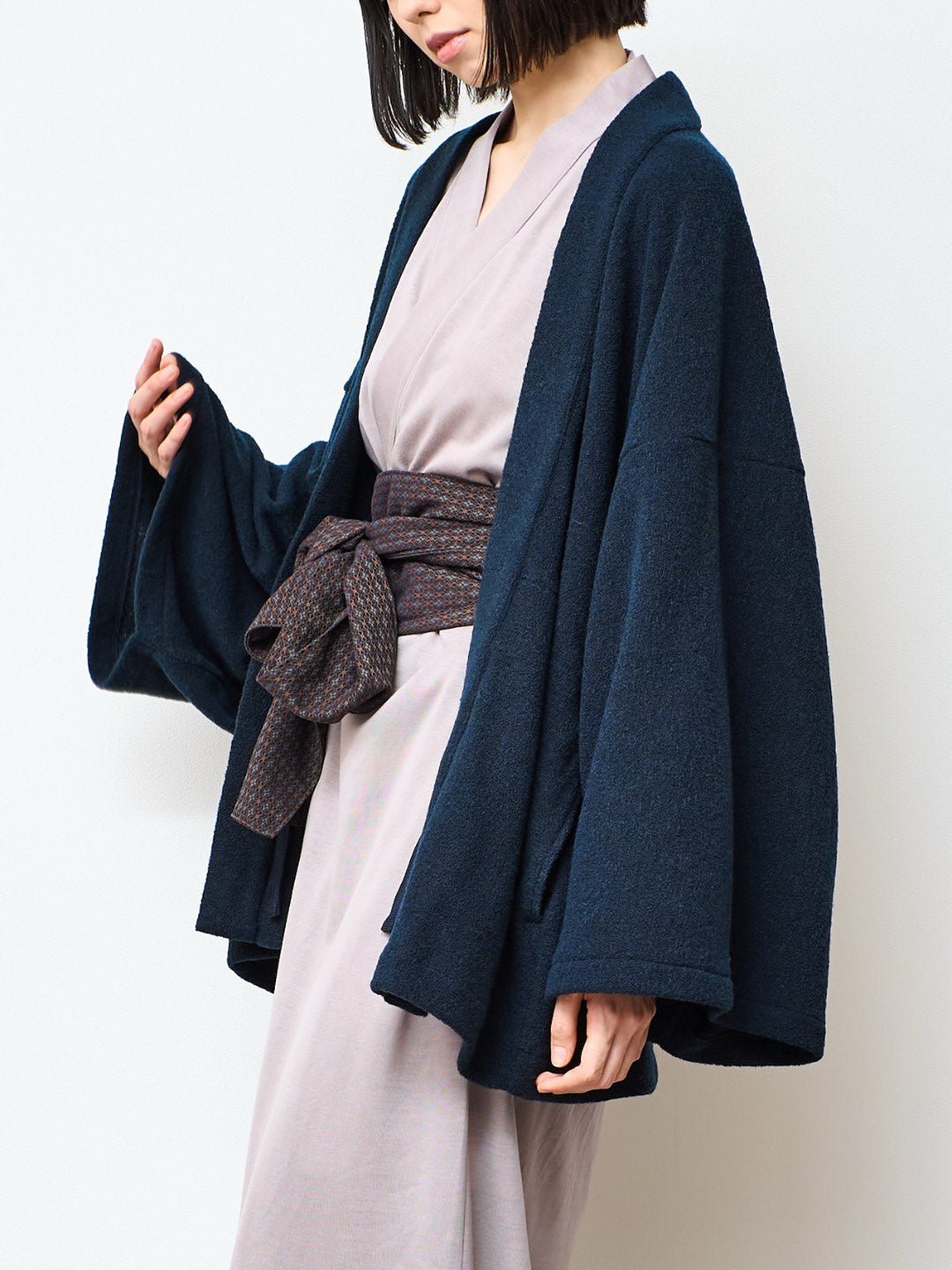 
                  
                    HAORI カーディガン Wool (Deep Blue) - Nanafu｜YUKATA
                  
                