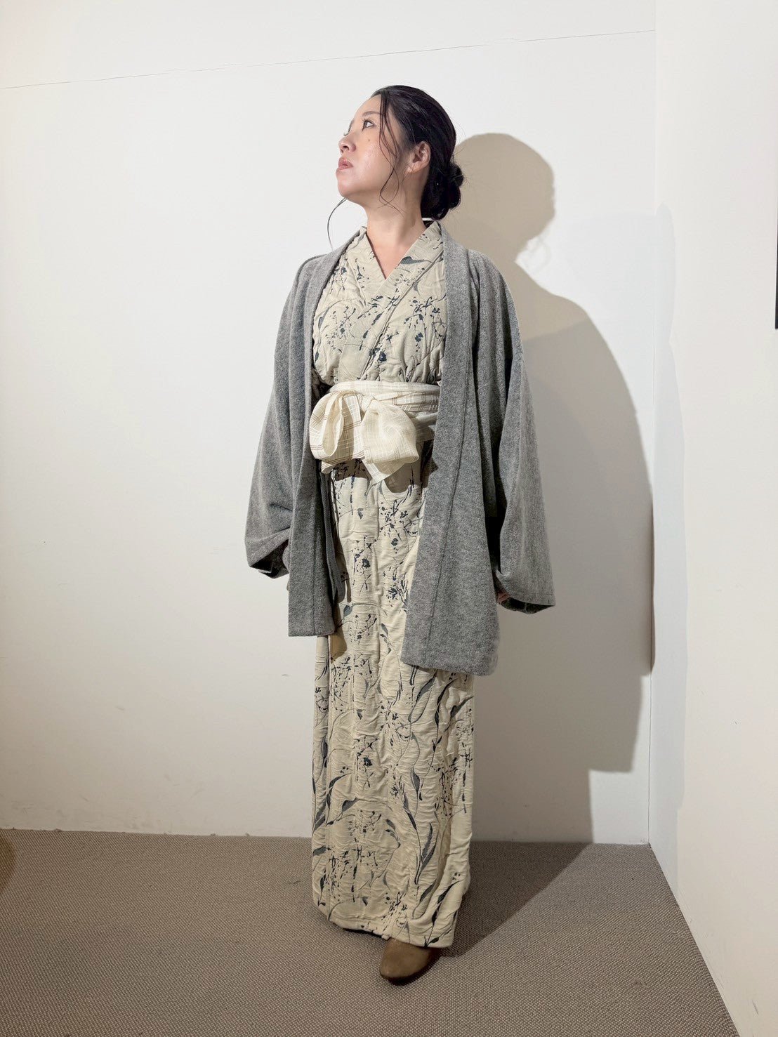 
                  
                    HAORI カーディガン Wool (Grey) KASHIWAコラボカラー - Nanafu｜YUKATA
                  
                