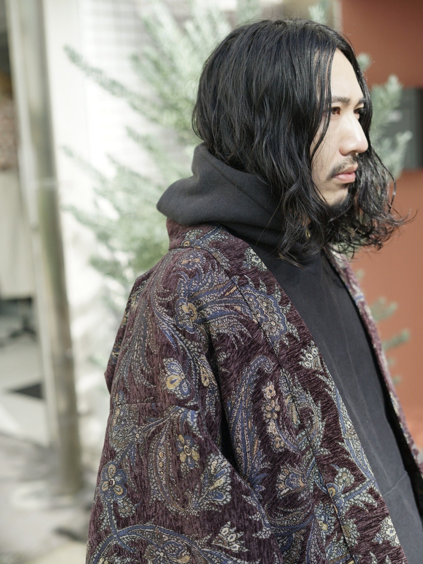 
                  
                    HAORI GOBELIN モーヴ パーカーに重ねて 側面
                  
                