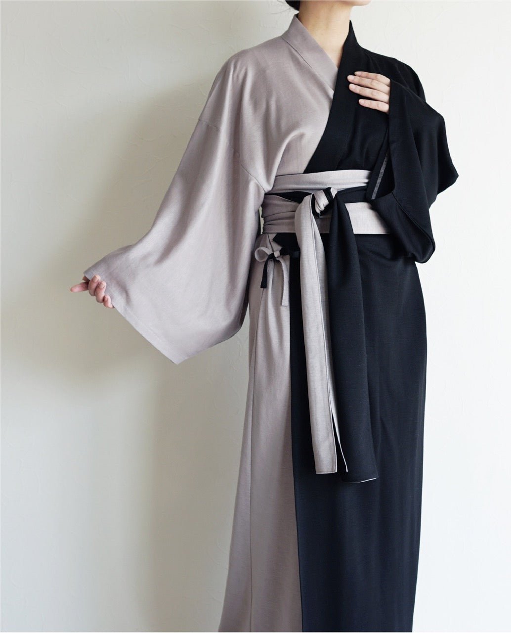 【予約販売】浴衣ルームウェア・プレミアム・バイカラー -グレー/ブラック- Yukata Roomwear Premium Bicolor -Grey/Black- - Nanafu｜YUKATA Roomwear