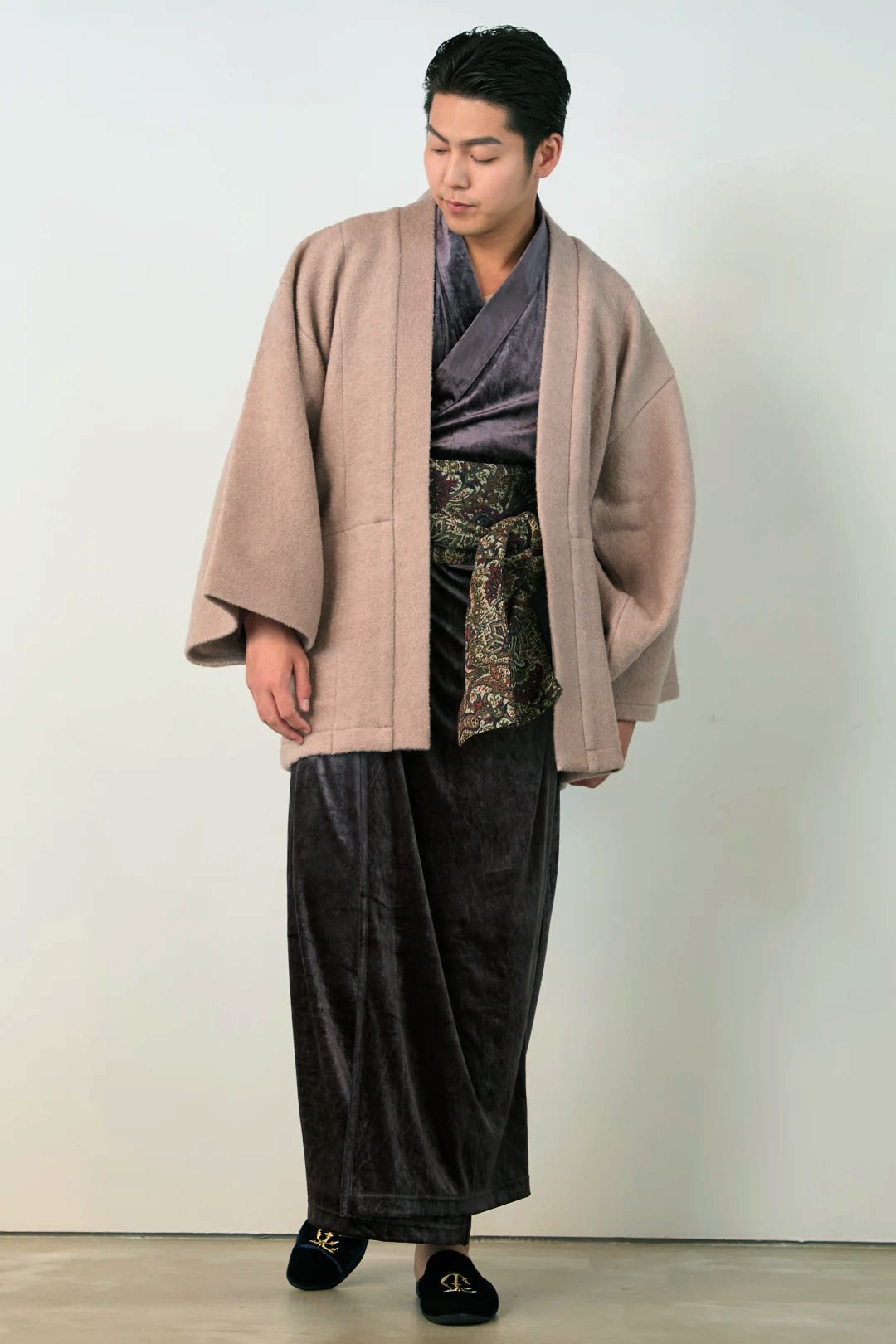 浴衣ルームウェア・ロイヤルベロア（ロイヤル・ブラック） - Yukata Roomwear Royal Velor - Royal Black - Nanafu｜YUKATA Roomwear