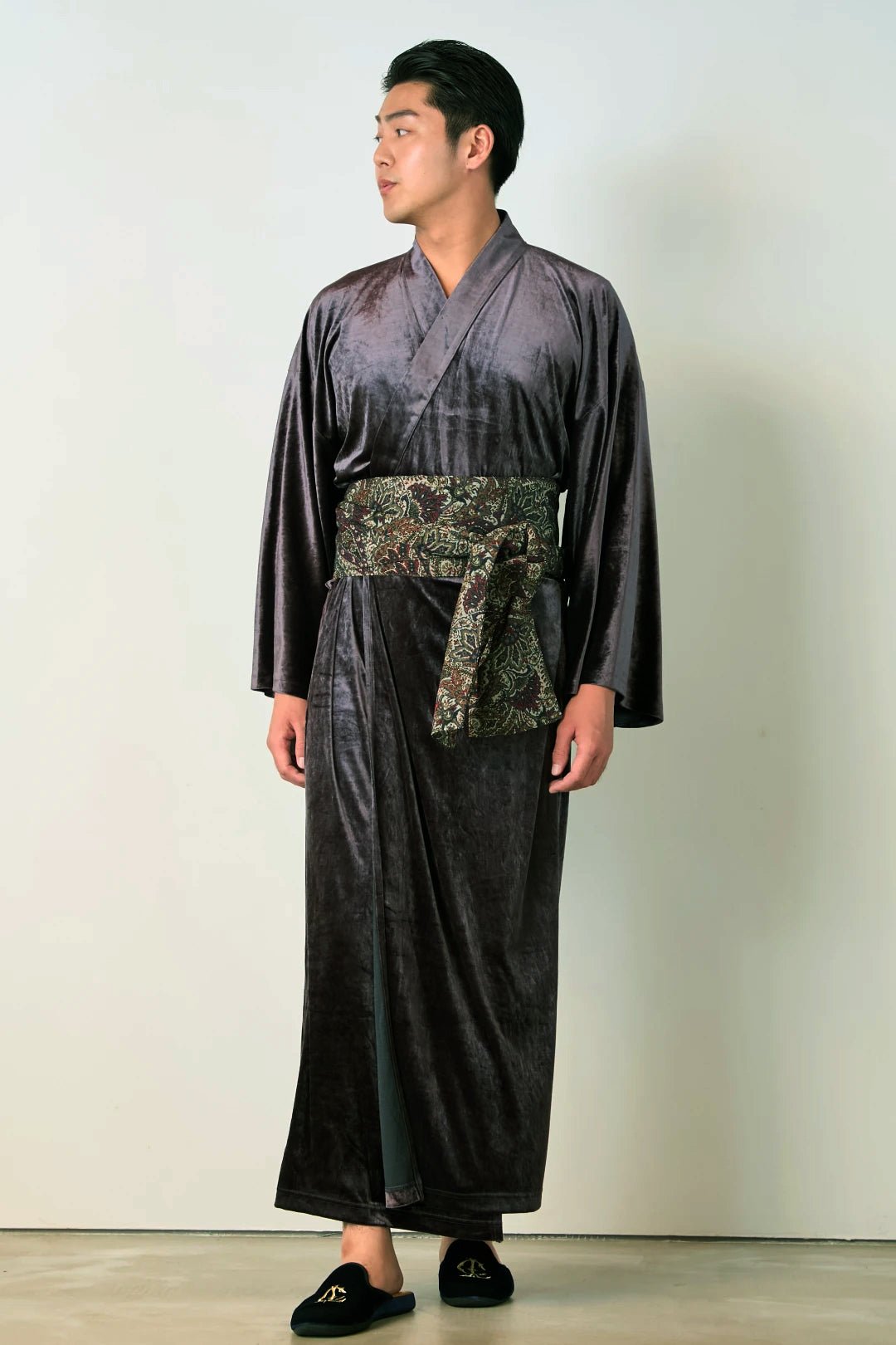 浴衣ルームウェア・ロイヤルベロア（ロイヤル・ブラック） - Yukata Roomwear Royal Velor - Royal Black - Nanafu｜YUKATA Roomwear