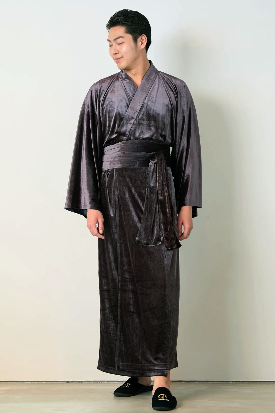 浴衣ルームウェア・ロイヤルベロア（ロイヤル・ブラック） - Yukata Roomwear Royal Velor - Royal Black - Nanafu｜YUKATA Roomwear