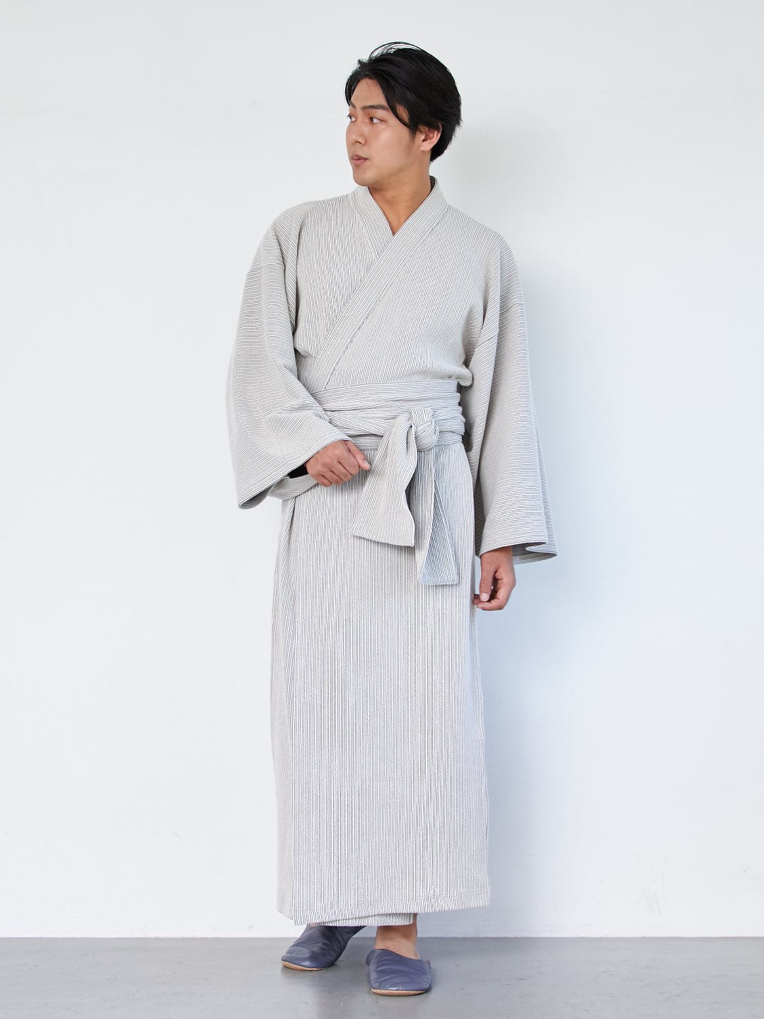 
                  
                    【季節・10着限定】【11月20日〜末日 発送予定】浴衣ローブ -ストライプ- Yukata Robe -Stripe- - Nanafu｜YUKATA Roomwear
                  
                