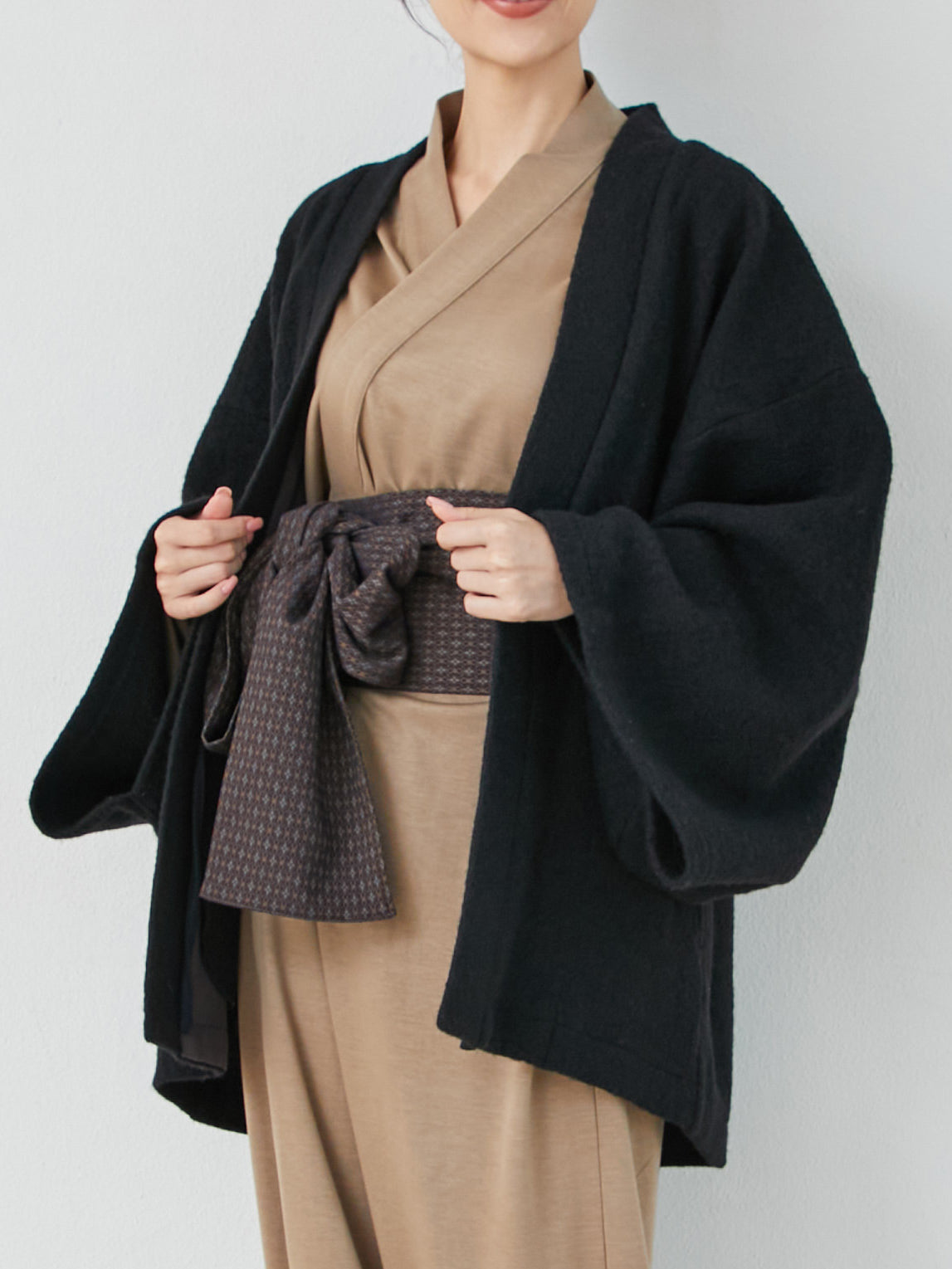 
                  
                    羽織ガウン・プレミアム（ウール）-ブラック-  Haori Gown Premium(Wool)-Black-
                  
                