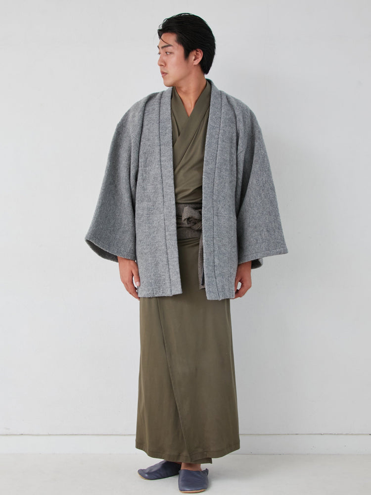 
                  
                    羽織ガウン・プレミアム（ウール）-グレー- Haori Gown Premium(Wool)-Grey- - Nanafu｜YUKATA Roomwear
                  
                