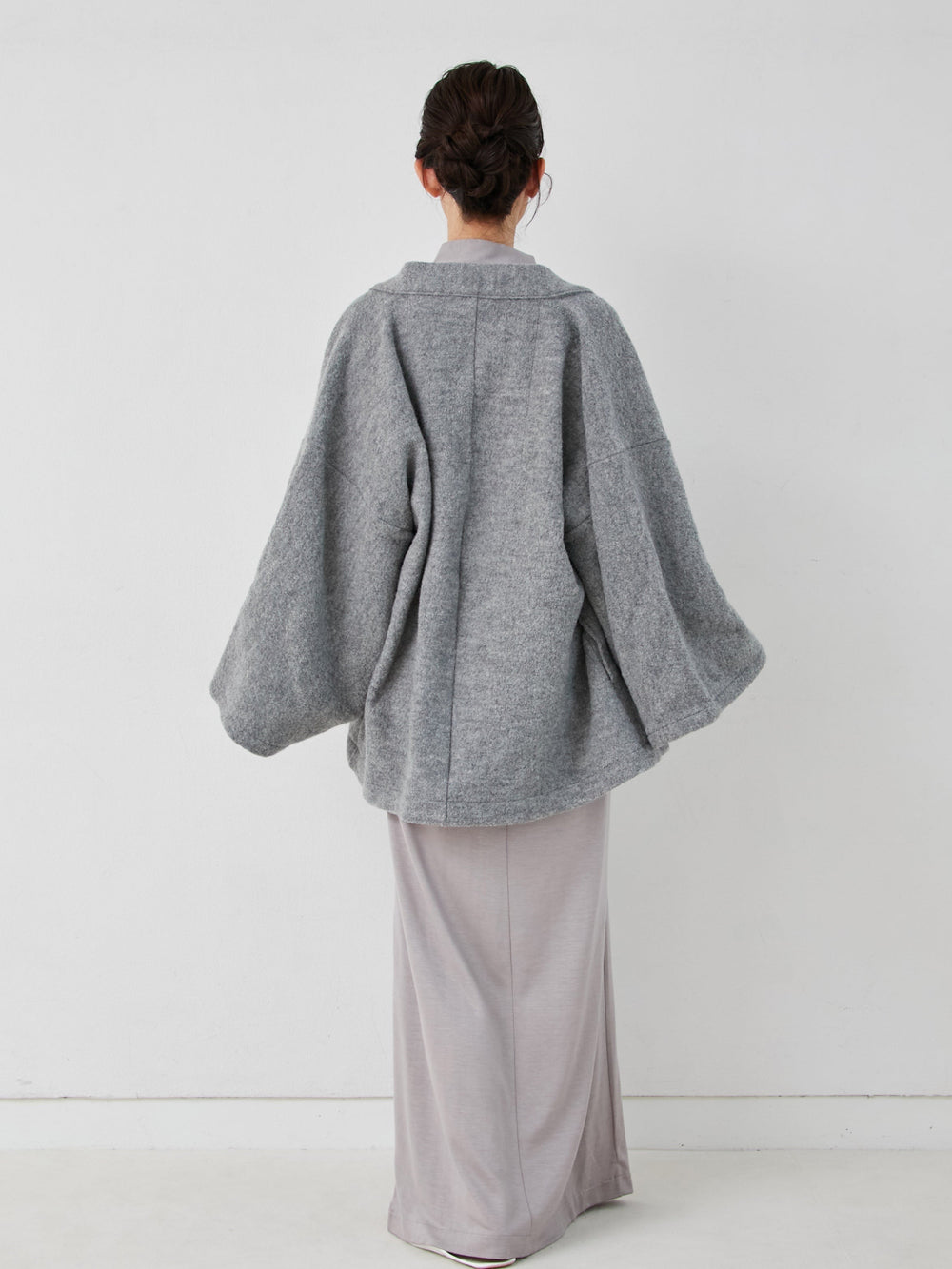 羽織ガウン・プレミアム（ウール）-グレー- Haori Gown Premium(Wool)-Grey- – Nanafu｜YUKATA  Roomwear